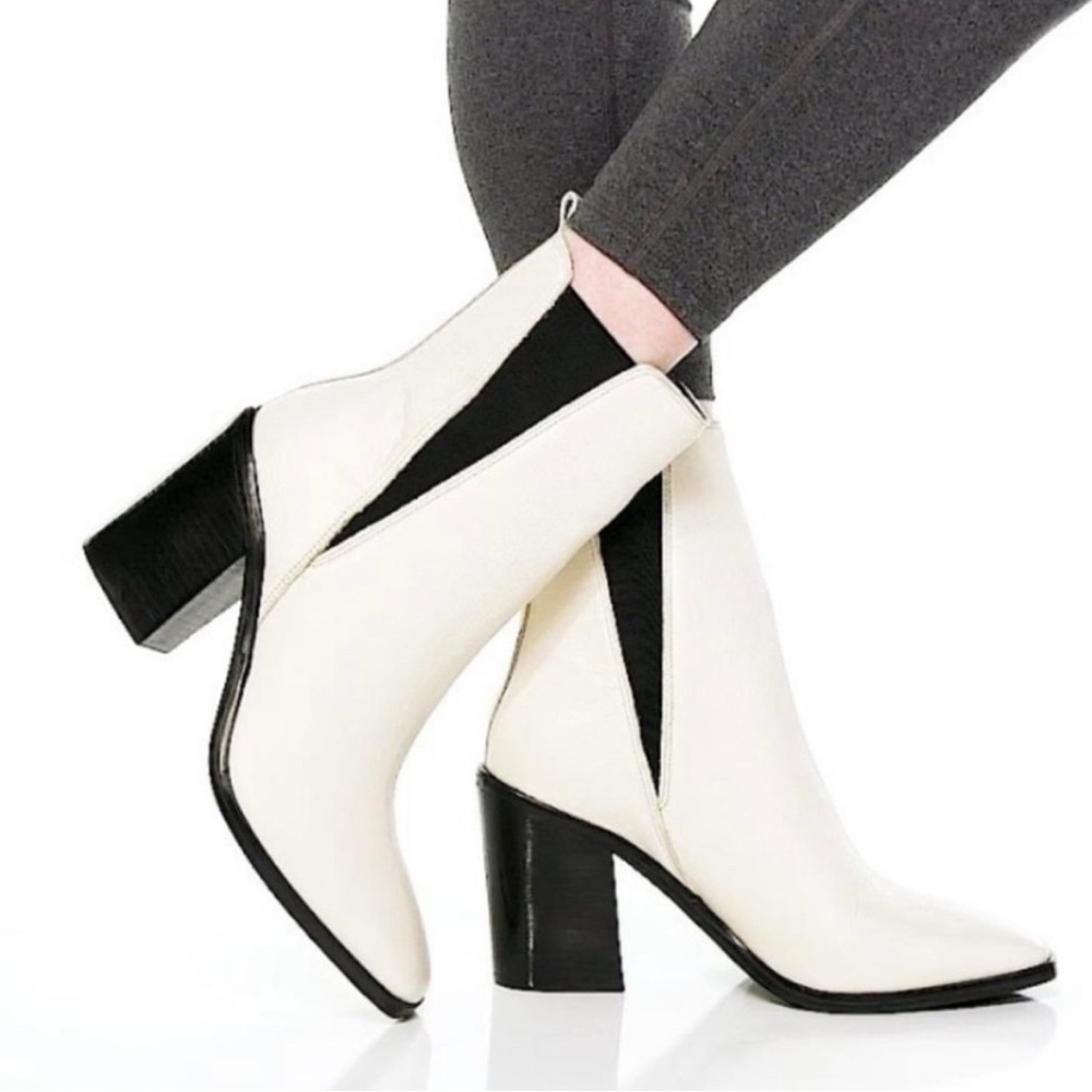 Marc fisher ltd Kristie boot 8M Ivory